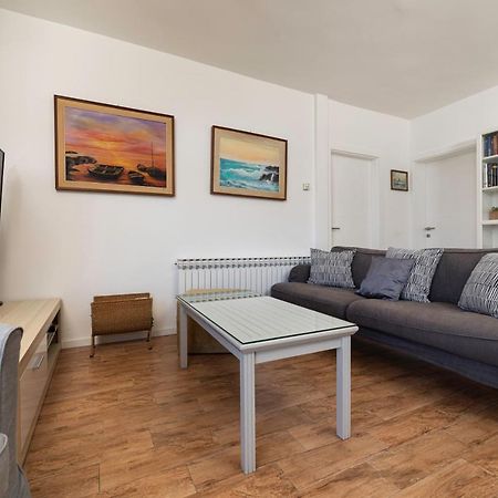 Apartments Ana Малинска Экстерьер фото
