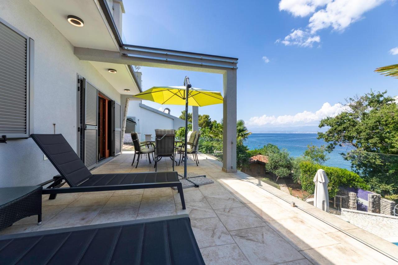 Apartments Ana Малинска Экстерьер фото