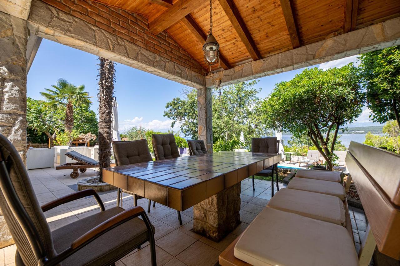 Apartments Ana Малинска Экстерьер фото