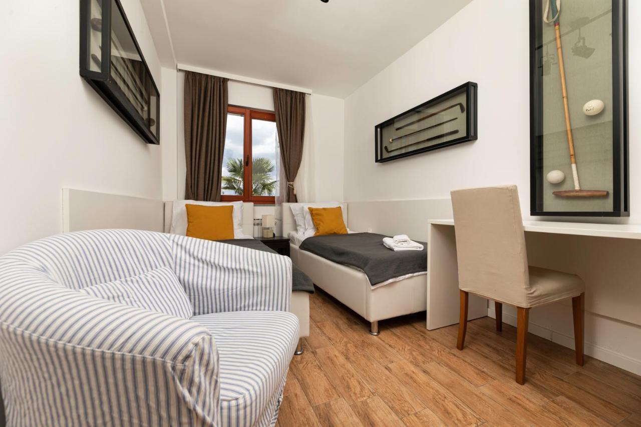 Apartments Ana Малинска Экстерьер фото