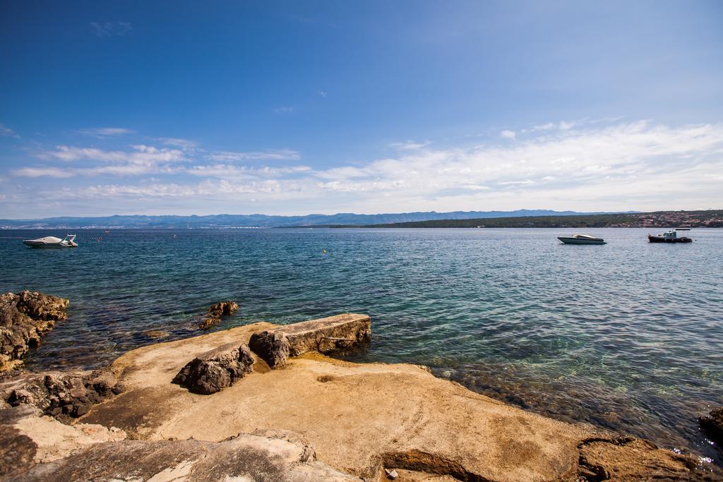 Apartments Ana Малинска Экстерьер фото