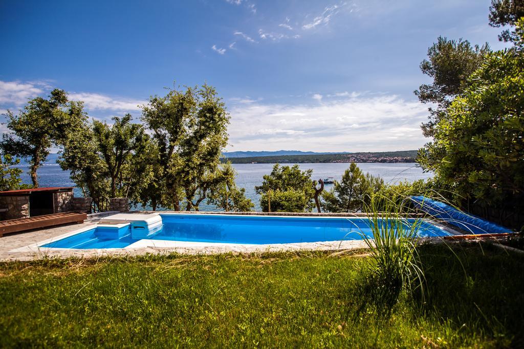 Apartments Ana Малинска Экстерьер фото